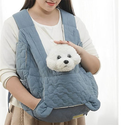 chien blanc dans sac a dos chien bleu sur femme