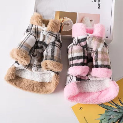 deux manteau pour chien a carreaux marron et rose