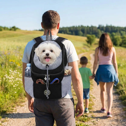 famille marche campagne chien blanc dans sac a dos chien