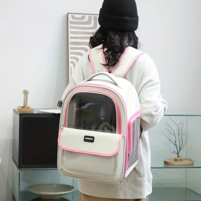 femme porte sac a dos pour chien rose sur dos