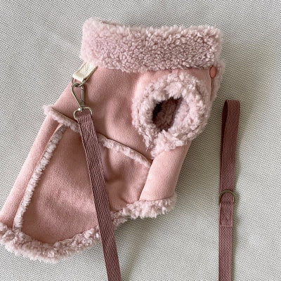 manteau chien rose avec laisse pour chien assortie